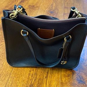 Traditional coach tote